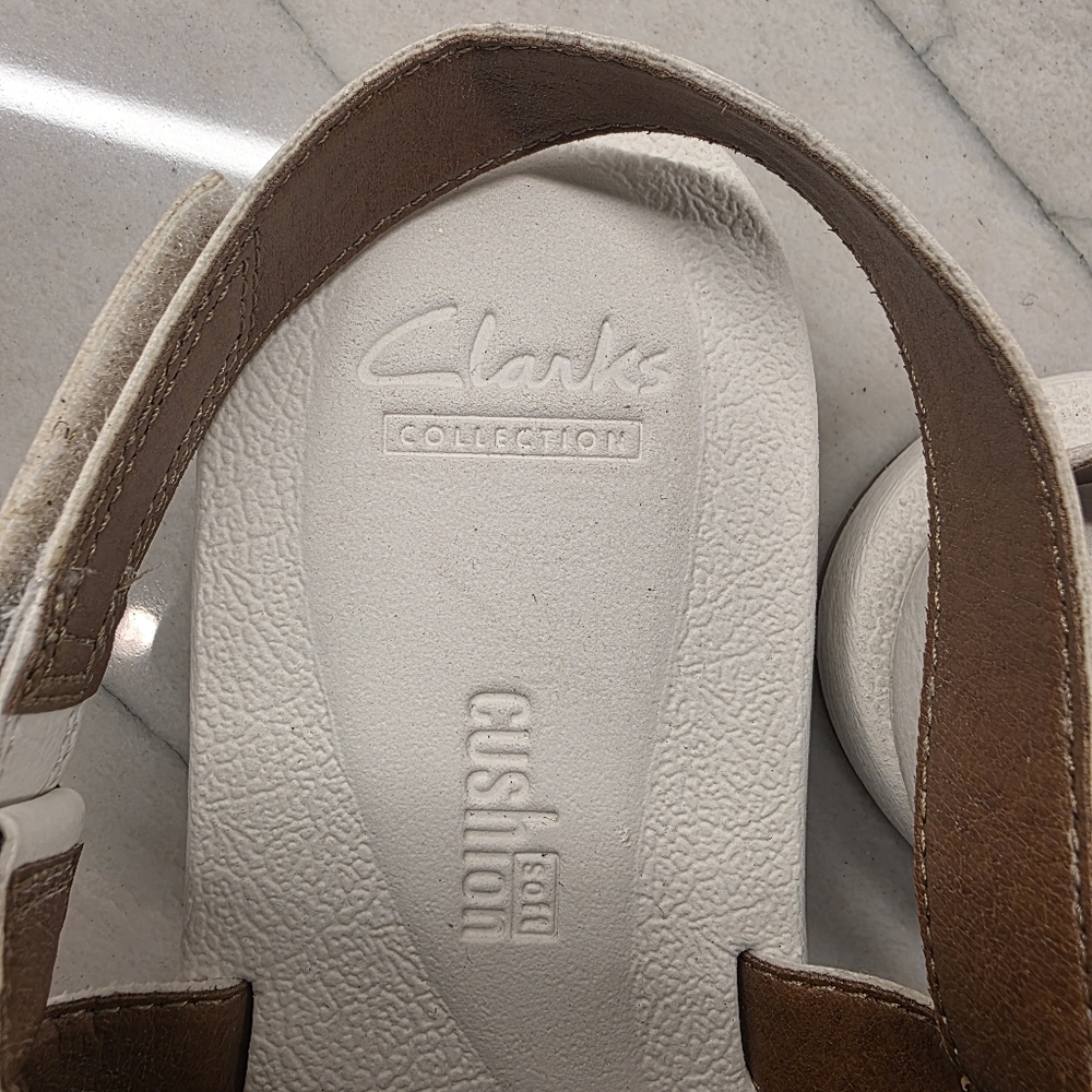 Clarks Cushion Soft Women’s White Dual-Strap Leather Sandals Size 10 - Picture 4 of 5